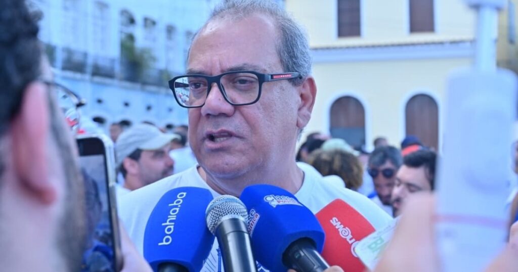 Muniz revela consultas para verificar legalidade e indica que deve se candidatar à reeleição na CMS