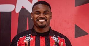 Nathan Mendes é apresentado no Vitória e projeta estreia pelo Leão: “Espero ajudar muito”
