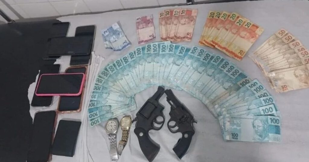 Polícia prende suspeitos de assalto a comércio em Conceição do Jacuípe