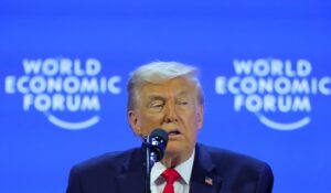 Trump discursa em Davos a 'amigos e alguns inimigos'