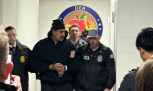 Vaticano confirma que tentou negociar asilo para Maduro na Rússia para evitar massacre