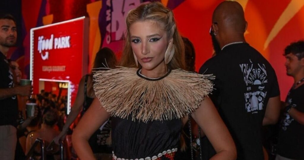 Nicole Dantas homenageia Ilê Aiyê com look especial no Camarote Salvador