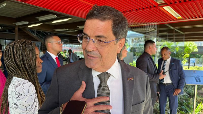 Angelo Almeida diz que saída de Angelo Coronel “balançou a árvore”, mas não compromete base governista