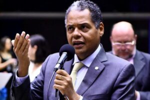 Antonio Brito é reconduzido à liderança do PSD na Câmara dos deputados