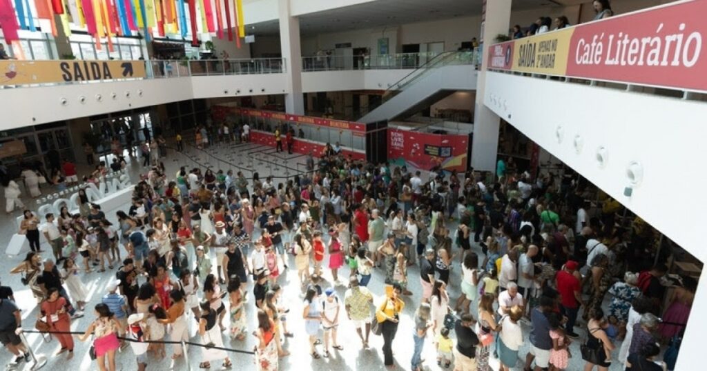 Bienal do Livro Bahia abre venda de ingressos para edição de 2026; confira valores