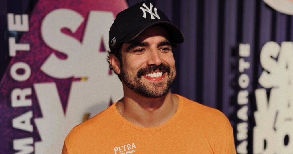 Caio Castro fala sobre relação com a Bahia e nova mansão em Morro de São Paulo: “Tenho um carinho especial”