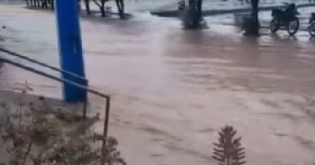 Chuvas provocam alagamentos em Novo Triunfo e Antas após período de calor intenso