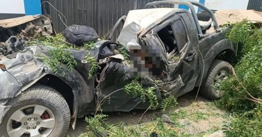 Duas pessoas morrem após capotamento e colisão contra árvore na divisa da Bahia com Sergipe