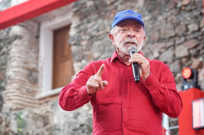 Em Salvador, Lula cobra PT em festa, diz que política apodreceu e que partido não pode ir para a vala comum