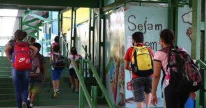 Escolas como alvos: Mais de 200 unidades escolares foram afetadas por conflitos armados em Salvador, aponta levantamento