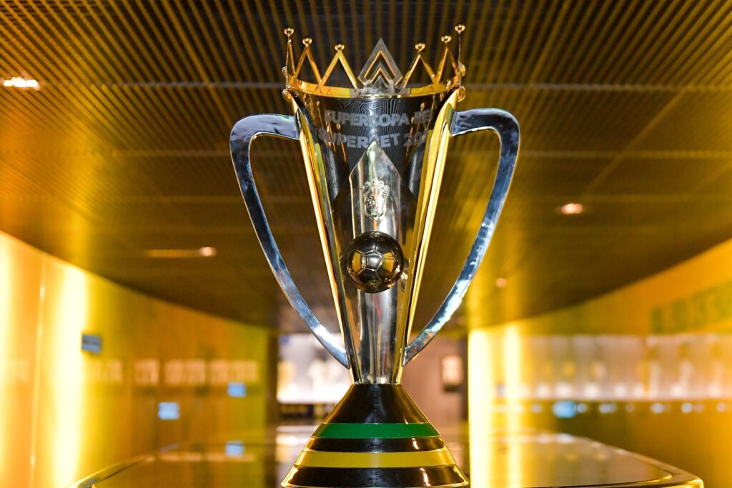 Flamengo e Corinthians se enfrentam na Supercopa Rei: saiba quanto o campeão vai faturar