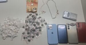 Homem é preso em flagrante por homem por tráfico de drogas no Uruguai