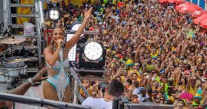 Ivete Sangalo dá entrada em hospital de Salvador após maratona no Carnaval