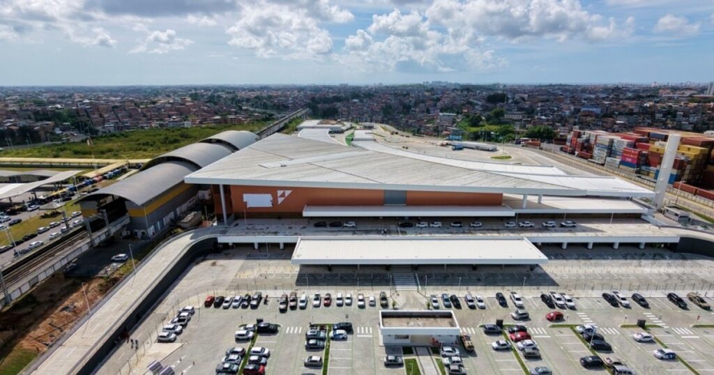 Lojistas da Rodoviária de Salvador relatam prejuízo de até R$ 50 mil por suposto atraso no Habite-se; entenda