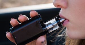 PF deflagra operação contra contrabando de cigarros eletrônicos em Ilhéus; três mandados são cumpridos