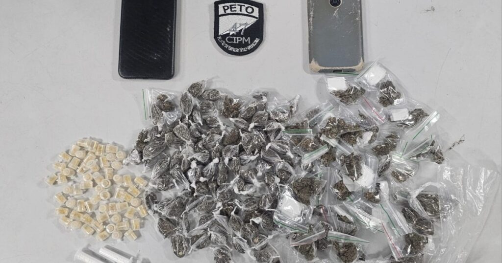 PM apreende drogas com suspeitos de tráfico no bairro de São Marcos, em Salvador