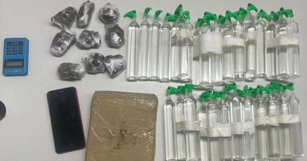 PM prende suspeito de tráfico na Avenida Paralela, em Salvador