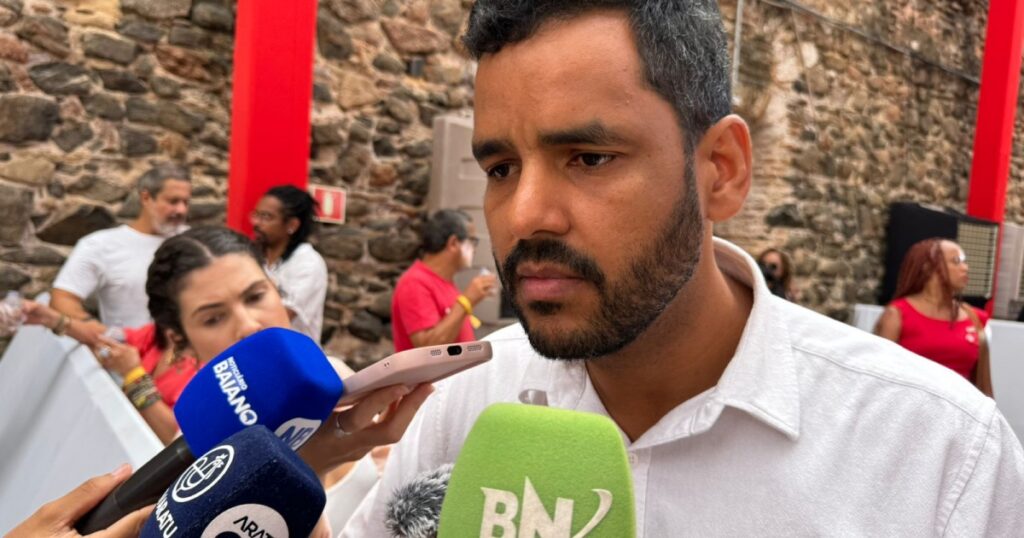 Presidente estadual do PT exalta "transformação da Bahia" e desenha chapa com Wagner e Rui Costa para 2026