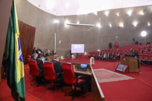 TSE avalia riscos nas eleições com nude falso, influenciador criado por IA e óculos inteligentes