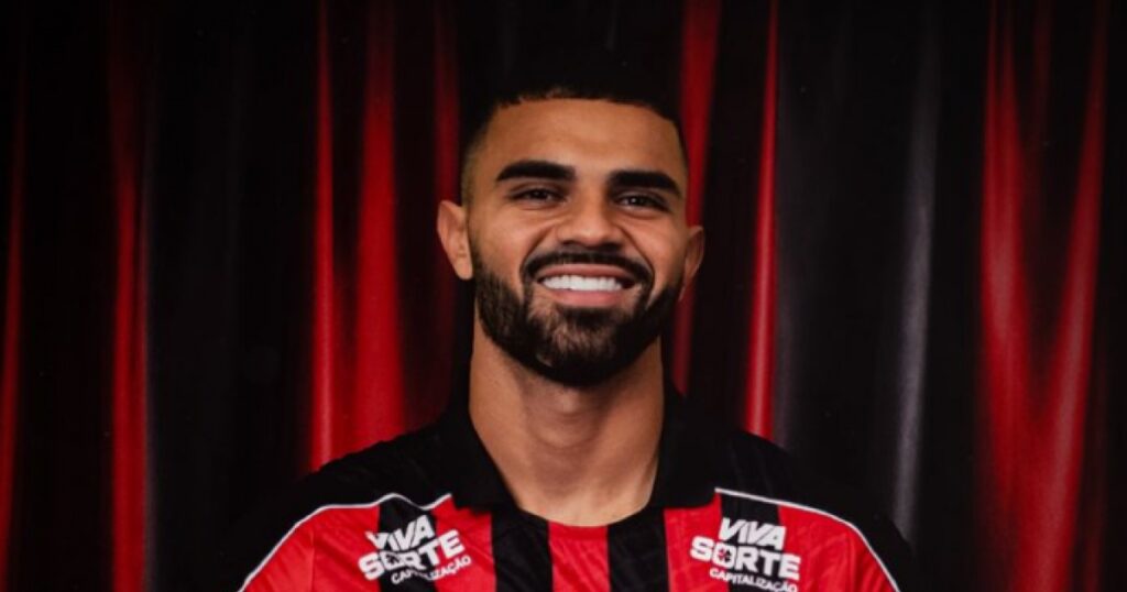 Vitória anuncia Lucas Silva, atacante que estava no futebol sul-coreano