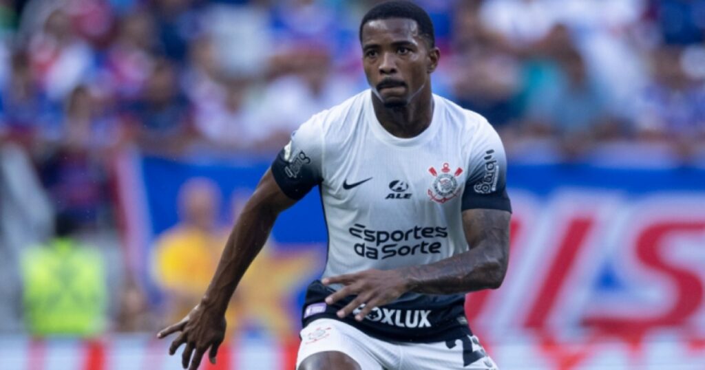 Vitória encaminha contratação do zagueiro Cacá, do Corinthians