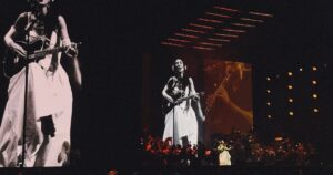 Marisa Monte mostra atemporalidade da música em apresentação histórica da turnê Phonica em Salvador