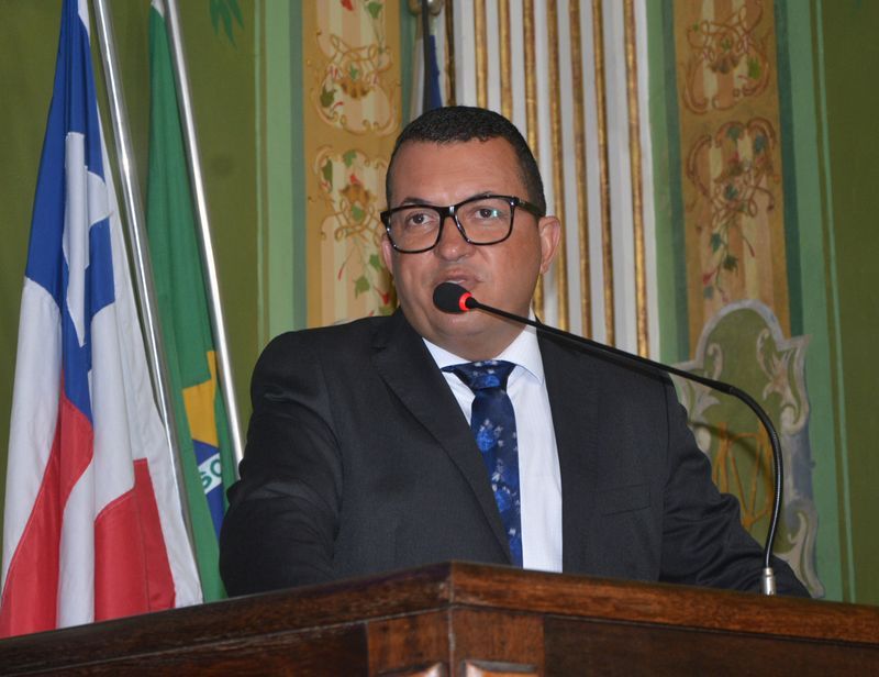 'Absurdo aumentar a tarifa do ferry-boat sucateado', diz Anderson Ninho