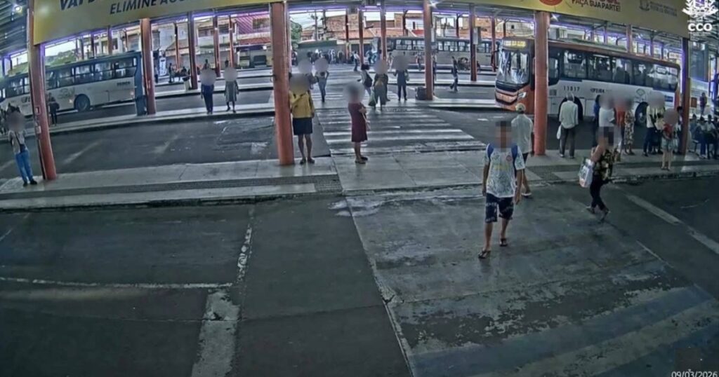 Acusado de sequestrar ônibus em Feira morre após confronto com PM; celulares roubados são recuperados