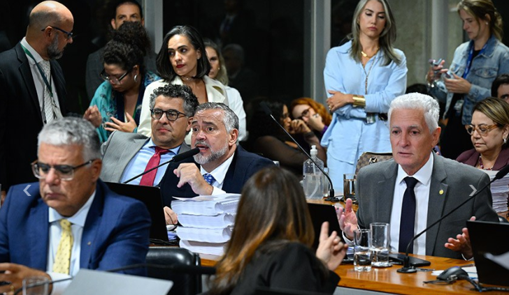 CPMI do INSS rejeita relatório: saiba quem votou contra o indiciamento de Lulinha e outros 215 em esquema de roubo a aposentados