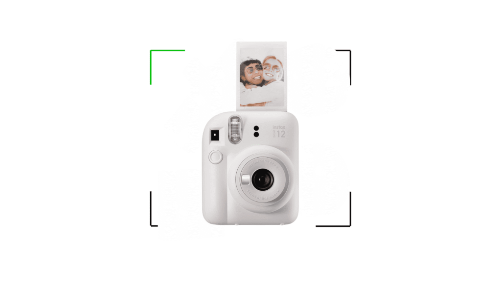 Câmera Instax Mini 12 com desconto: tire a foto e imprima direto do aparelho