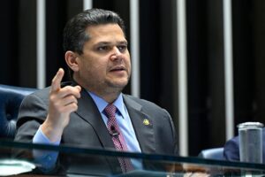 Com resistência de Alcolumbre, CPI do INSS pede ao STF prorrogação dos trabalhos