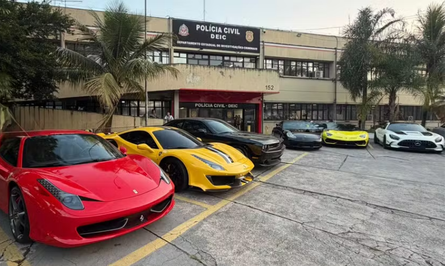 Deic apreende 14 carros de luxo e moedas estrangeiras em operação contra fraude em SP
