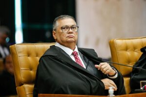 Dino põe fim à aposentadoria compulsória como punição disciplinar mais grave a juízes
