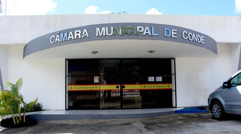 Em áudios, irmão do prefeito de Conde expõe cobrança de dinheiro feita por vereadores