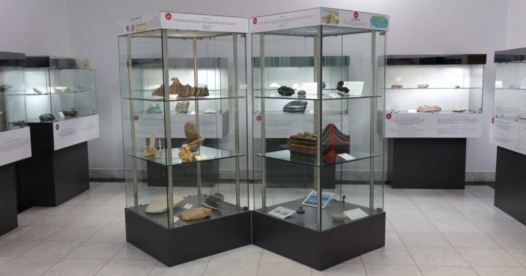 Fragmentos de óxido do meteorito Bendegó vão compor acervo do Museu Geológico da Bahia