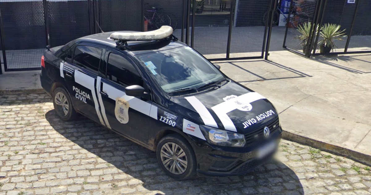 Homem é preso por tentativa de feminicídio após fazer mulher refém e atirar contra vítima em Itapetinga