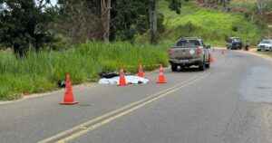 Homem morre após acidente entre moto e van na BA-650