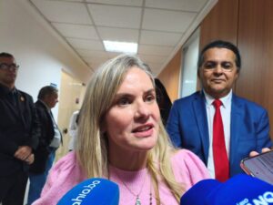 Ivana Bastos defende nome de Adolfo Menezes para o TCM, mas afirma que indicação ainda não está em pauta 