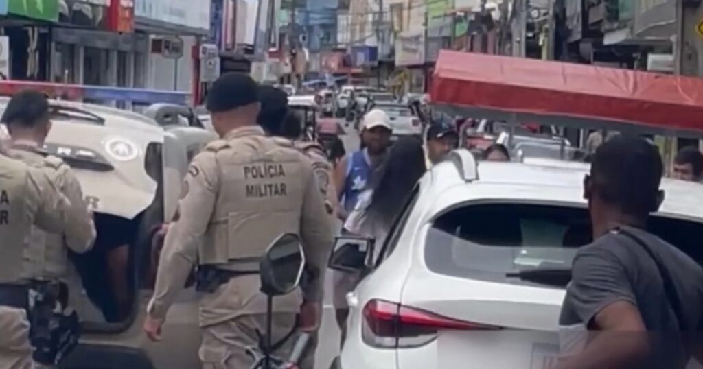 Jovem de 20 anos é preso suspeito de importunação sexual em loja no centro de Ipiaú