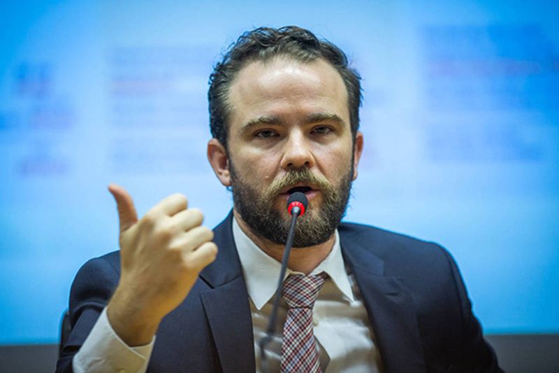 Lula confirma Dario Durigan como ministro da Fazenda: 'É dele que vocês vão cobrar muitas coisas'