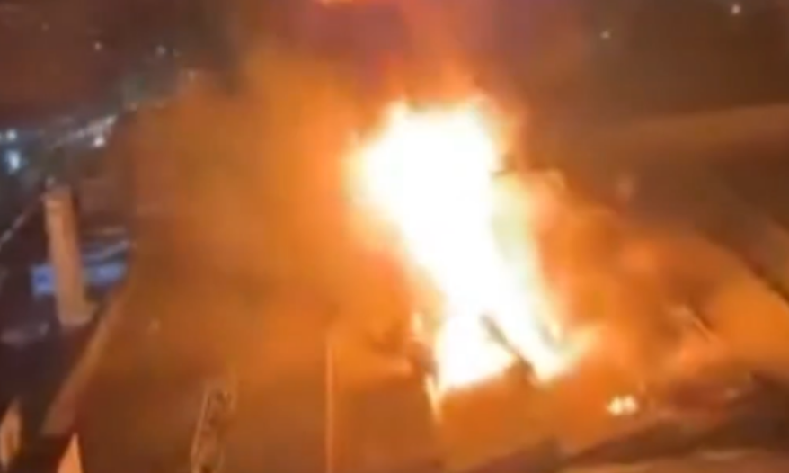 Madrugada de terror em Diadema: Incêndio gigante em depósito de tintas faz teto desabar