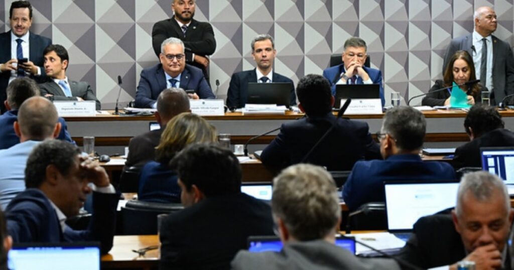 Maioria governista rejeita parecer final e CPMI do INSS encerra seus trabalhos sem relatório da investigação