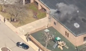 Motorista invade sinagoga e pré-escola com carro e morre após troca de tiros com a polícia nos EUA