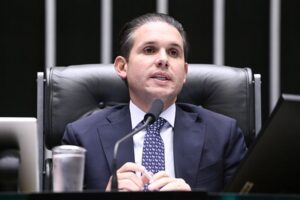 Motta chama governo e relator para fechar texto do projeto que regula trabalho por app