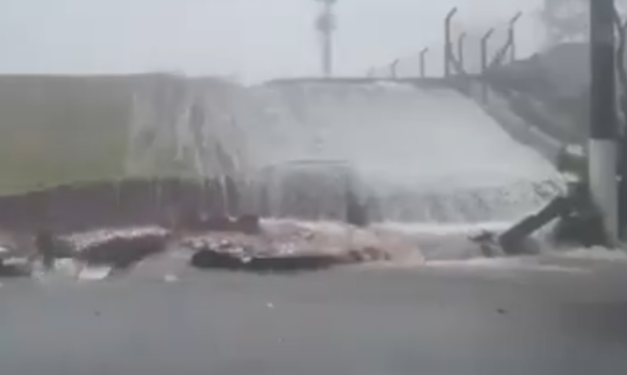 Muro do Aeroporto de Congonhas desaba durante forte chuva em São Paulo