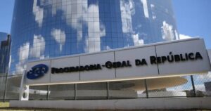 PGR se manifesta a favor de prisão domiciliar de Bolsonaro