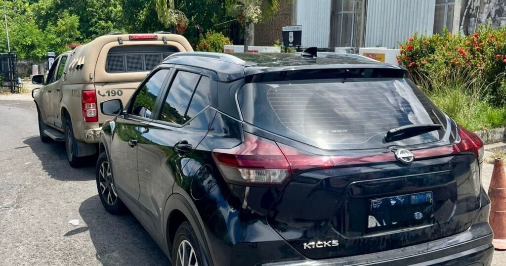 PM recupera veículo com restrição de furto e prende suspeito na Avenida Paralela