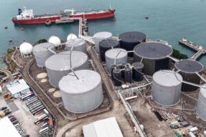 Preço do petróleo está em alta e chega a ficar perto de US$ 105; Bolsas na Europa sobem