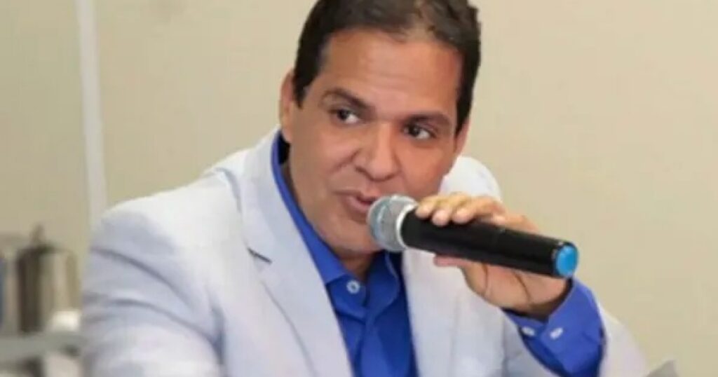 Prefeito Eures Ribeiro afirma apoio a Rui Costa, mas adia decisão sobre segundo voto para Senado