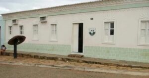 TCM suspende pregão de R$ 783 mil para kits escolares por restrição à competitividade em Lagoa Real